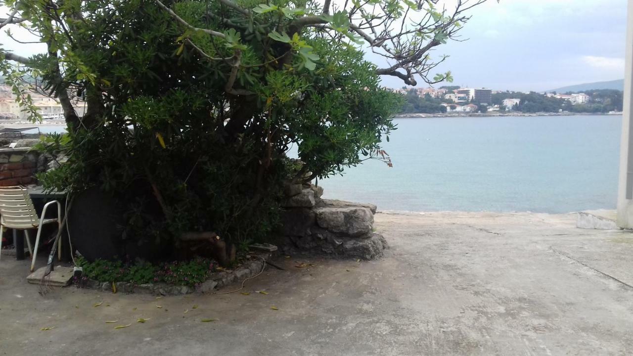Apartment Gaga And Nia Krk Town Exterior foto