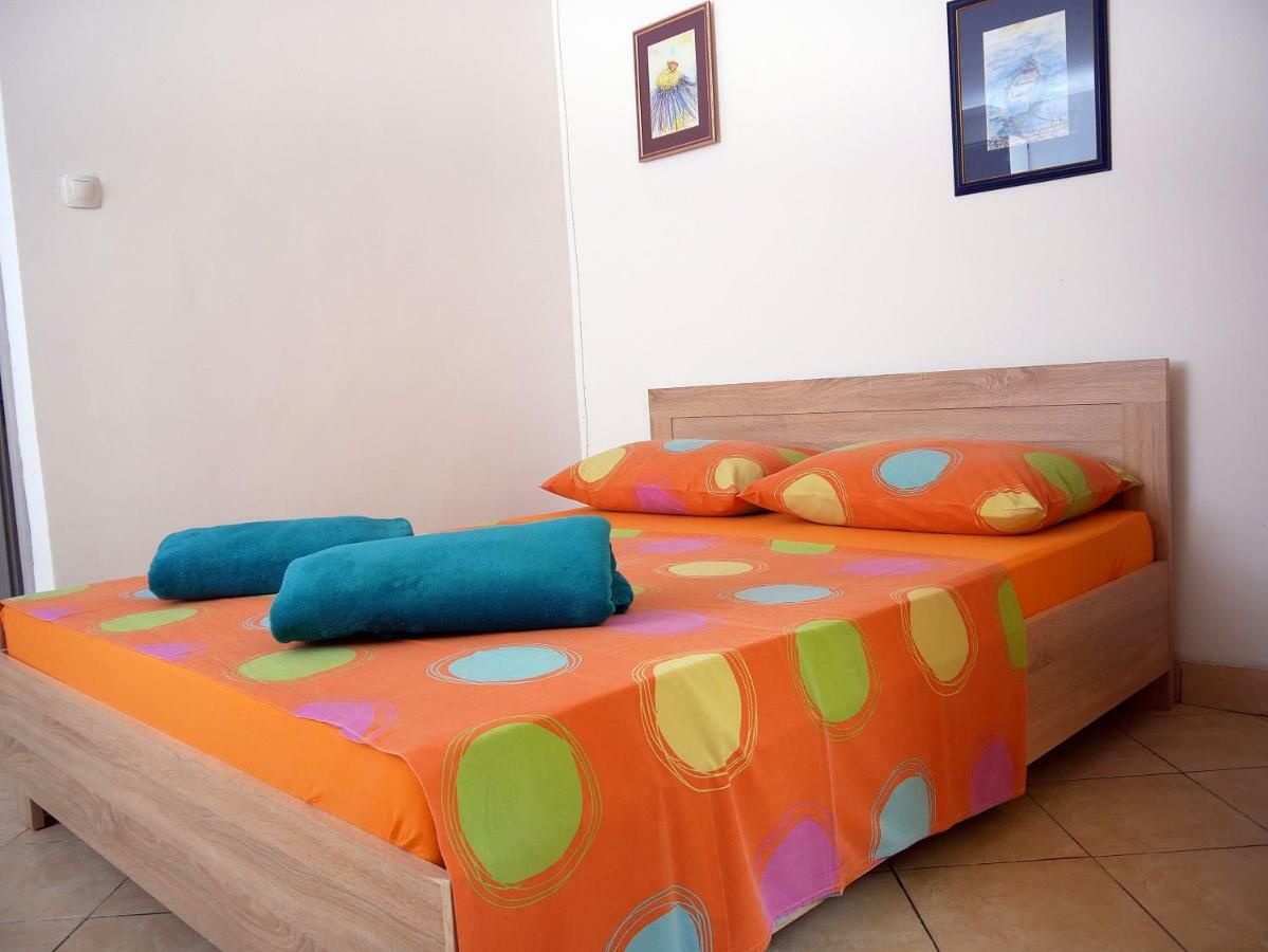 Apartment Gaga And Nia Krk Town Exterior foto