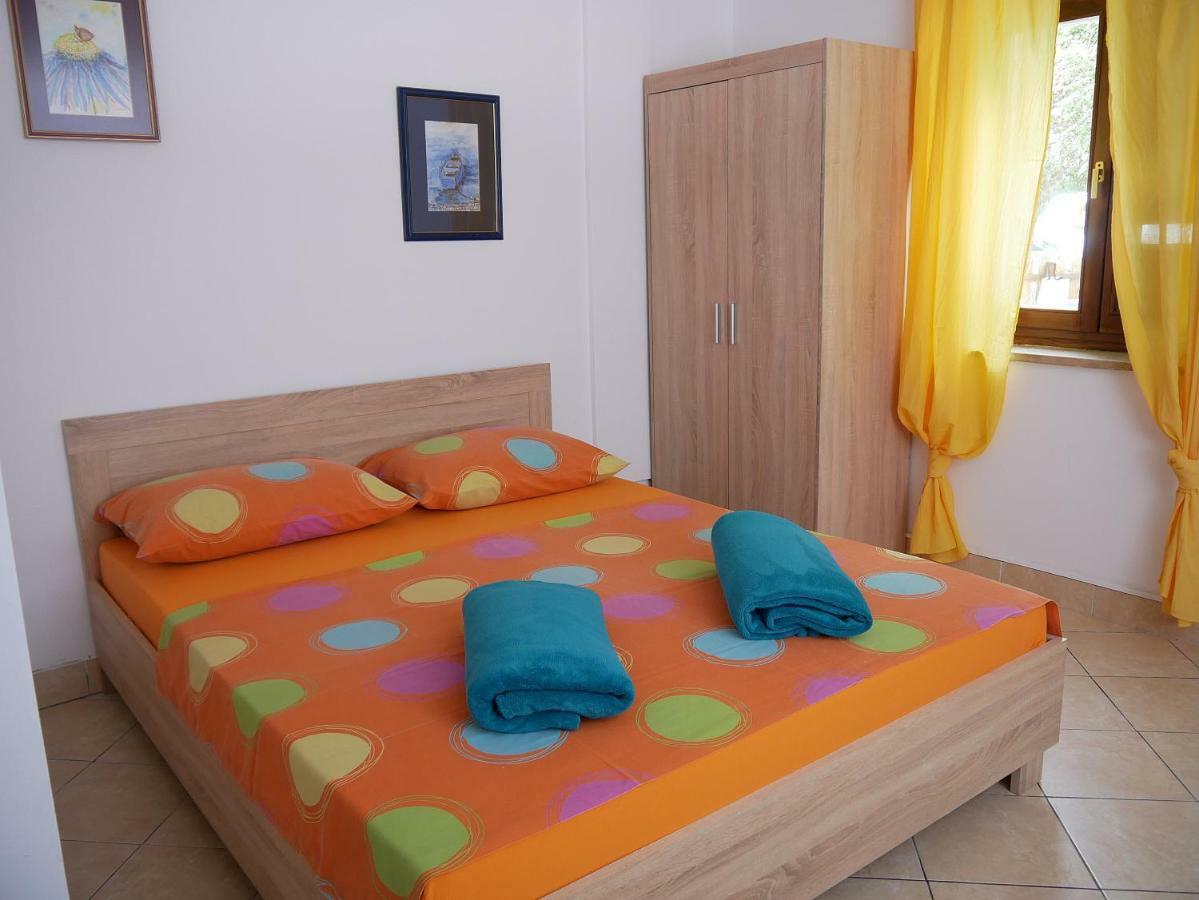 Apartment Gaga And Nia Krk Town Exterior foto