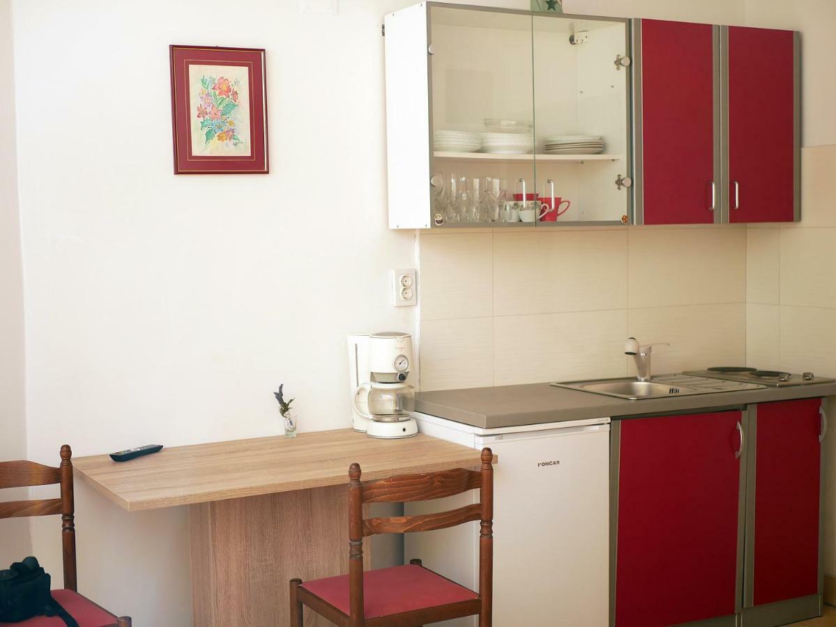 Apartment Gaga And Nia Krk Town Exterior foto